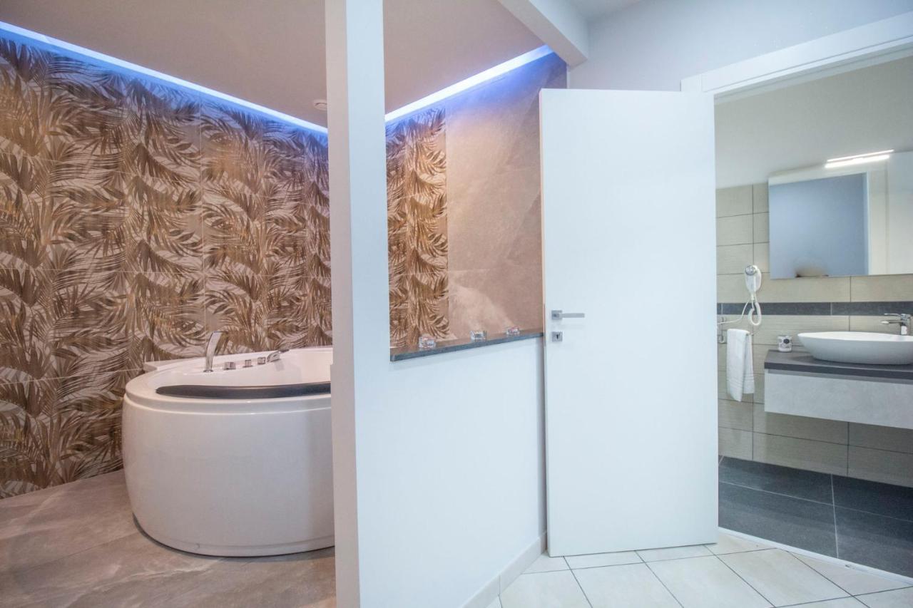 Royal Playa Suite And Apartament -Private Parking- Self Chek Out Aeroporto di Catania Fontana Rossa Esterno foto